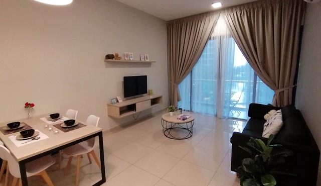 1 bedroom condominium, 1 to 6 guests, 1 bath room, living and kitchen area.