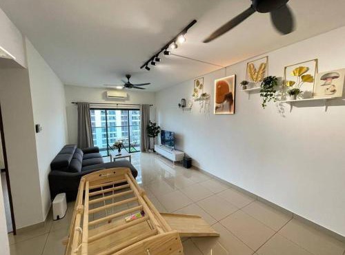10 Pax-Cozy Family Suite Landmark 2