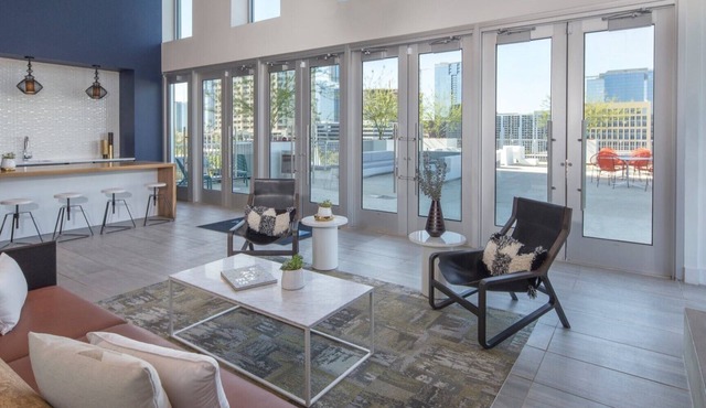 1BD/Austin - Rooftop Pool & Firepit, BBQ! in Austin
