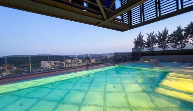 2 Mossaz skypool 5mins to 1U&Ikea at Empire City by Light House