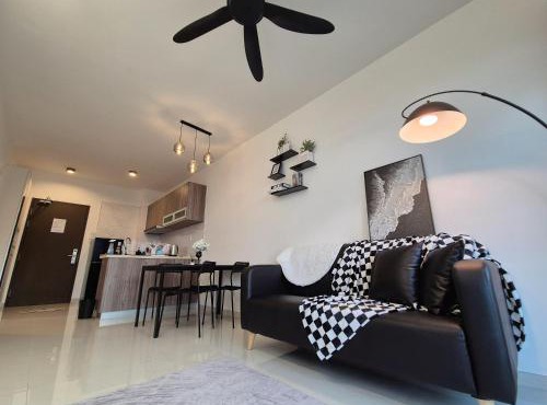 2 Rooms unit w Balcony & Spectacular view - 4 pax