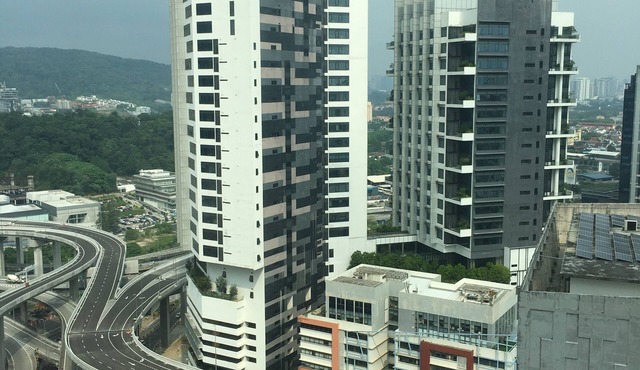 216 Cozy Studio @ Empire Damansara with WiFi & Netflix to chill