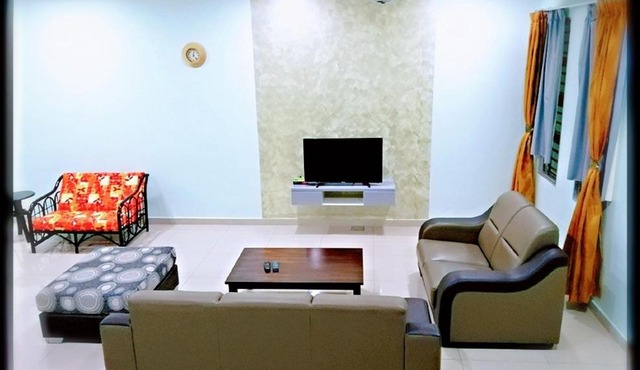 270 Sitiawan Homestay