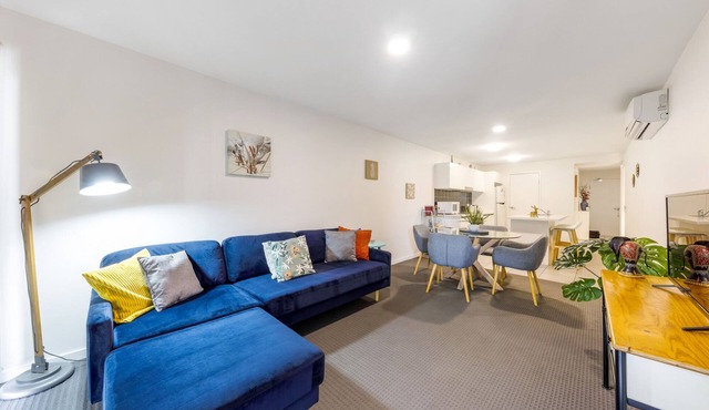 3-Bed Unit with Pool & Gym by Bush & Beach in Sippy Downs