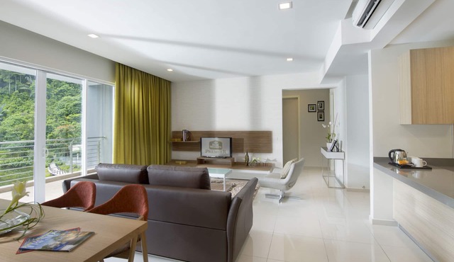 3 Bedroom Lakeview Executive Deluxe #6