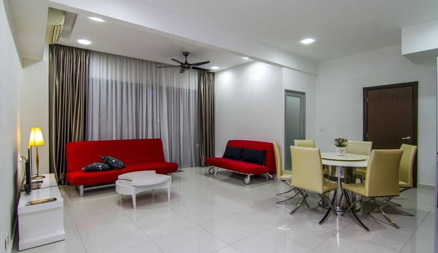 3BR Top KLCC View at Regalia Residence