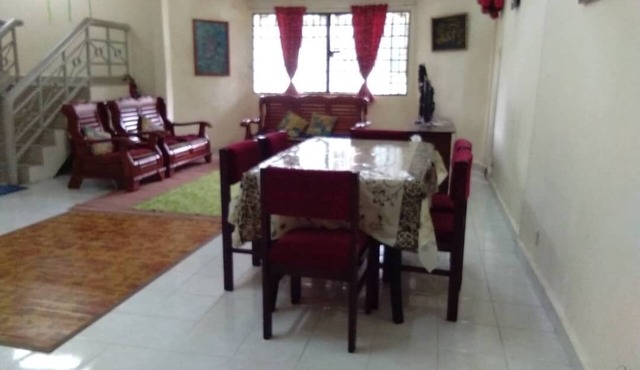 4 bedrooms and 3 bathrooms holiday penthouse near Tanah Rata town.