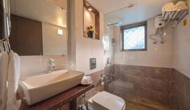 4 BHK Garden Villa w Pool & Lawn in Lonavla