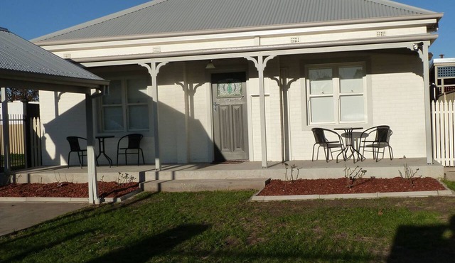 4 Havelock Street - central heritage home