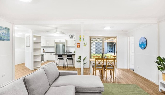 4Beds/Near water/Pool & Forest Views@Orminston in Ormiston