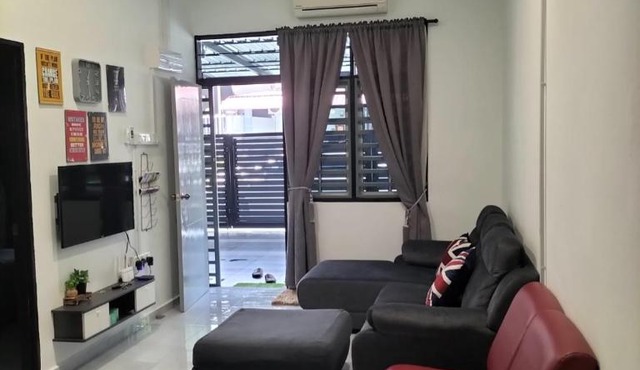 4PAX 2B2B TEMPLER Homestay Seremban Town, Lobak
