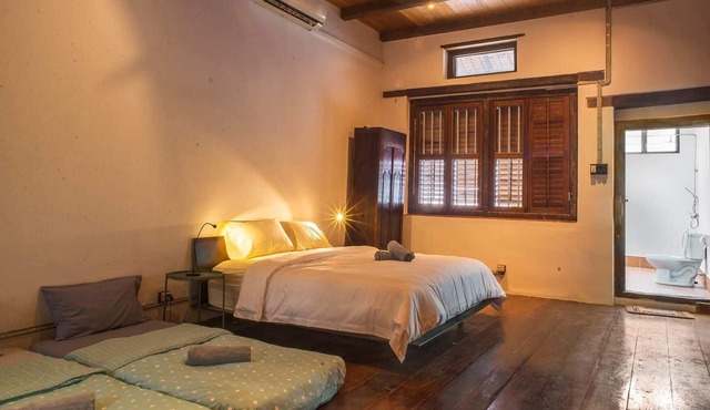 A Comfy 1890s Heritage House at Kimberley Street