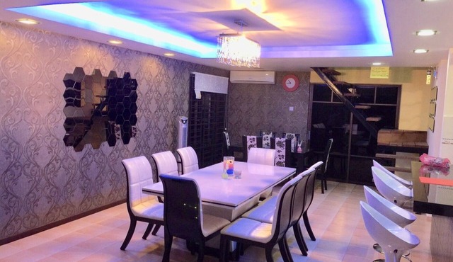 A famosa luxury villa 6 rooms 4 bath private pool karaoke