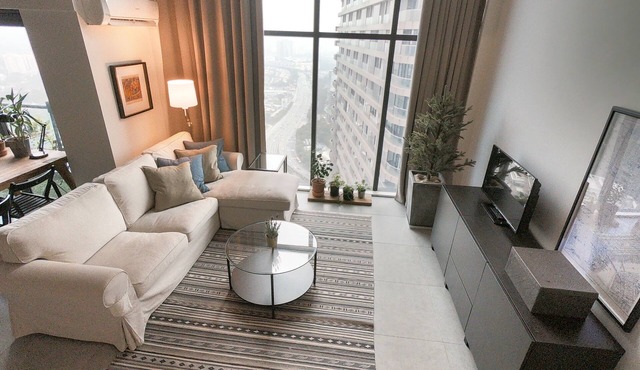 A home away from home, great view from a high floor, premium amenities.