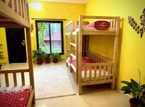 Aapa's Backpackers Coastel in Malvan