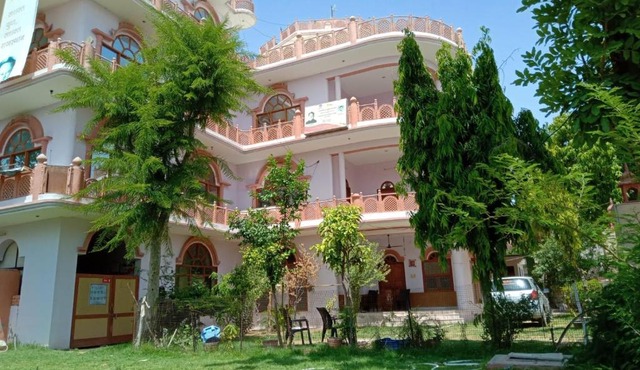 Aashiana Palace