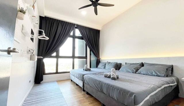 Above Paradigm Mall JB, up to 5 Pax, 1BR