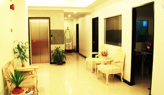 Adel Hotel
