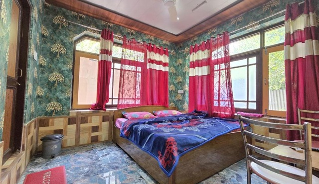 Alamdar guest house