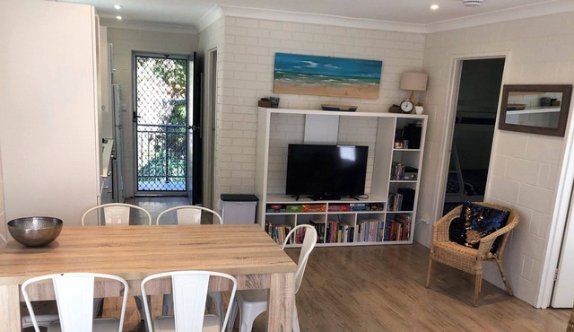 Aloha At Blueys: 2 BR, 1 BA House in Blueys Beach, Sleeps 5