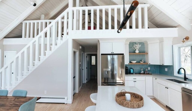 Amazing compound! Wedding stays! Gatherings! Newport! Beach! in Middletown