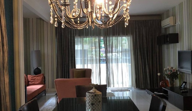 Amisha Home 2 Bedrooms Cozy & Comfortable Apartment Staycation