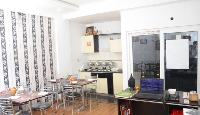ANAYA GUEST HOUSE & RESTAURANT ETAH