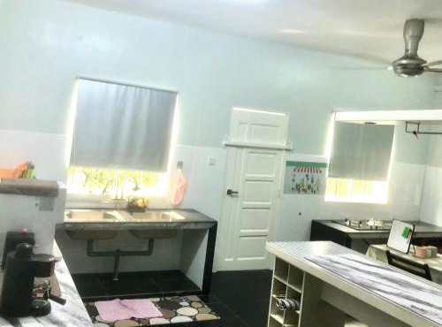 Ang Rest House