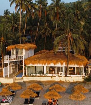 Aqua Beach Rooms, only accommodation on Ashwem Beach