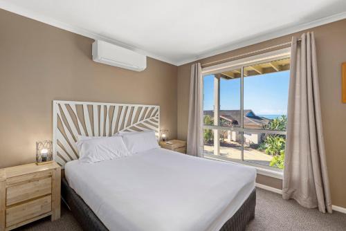 Aqualuna Beach Resort