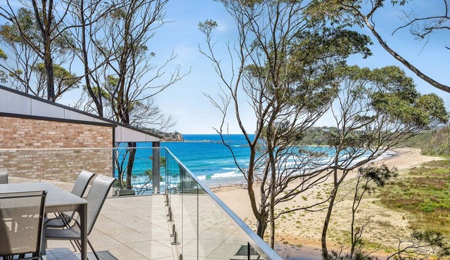 Architectural Beachfront Escape | Yowani House