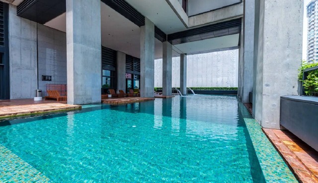 Arcoris Mont Kiara/163Mall 4Pax 1Bedroom/Balcony