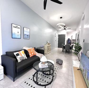 Aston Acacia 3 Bedroom Suite by Jovial