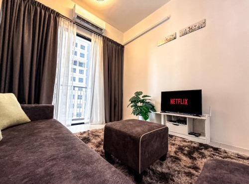 Aston Acacia Pool View 2BR for 5 Pax with Pool & Netflix WiFi