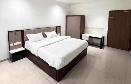 Bala Saraswathi Residency