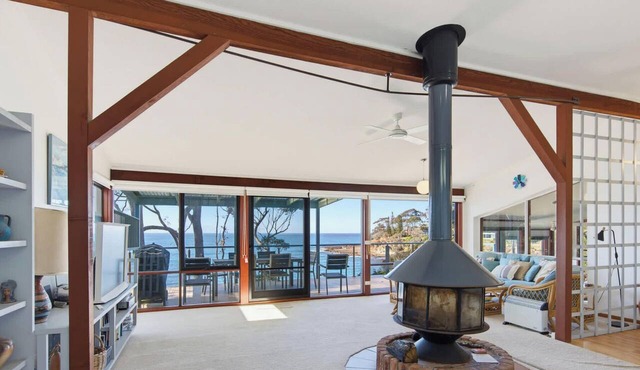 Baringa Crescent Clifftop Living