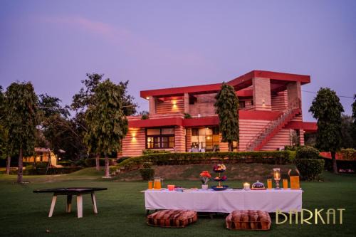 Barkat Luxury Pool Farmhouse 4BHK Party Villa Delhi