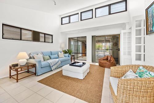 Bay Bliss - Fireplace - 3 Mins Walk to Beach