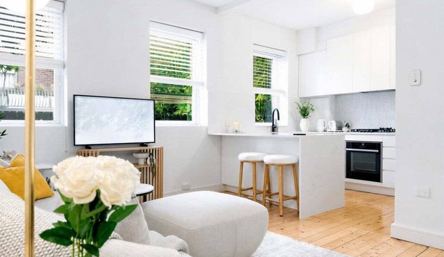 BB009 - Neutral Bay Village Living | Modern Comfort