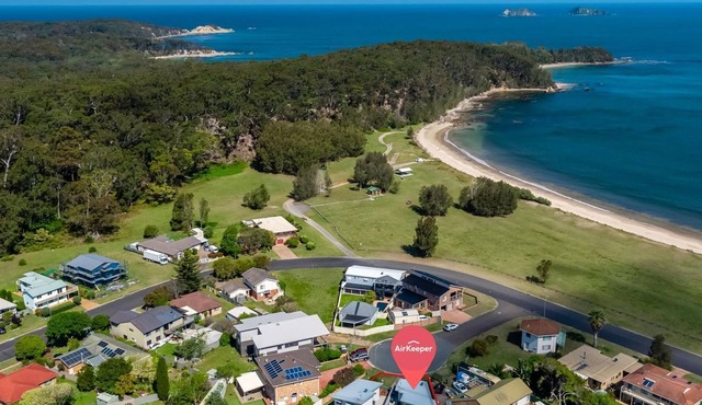 Beach Across the Lane Maloneys Hideaway