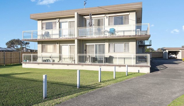 Beachside Nook @ Warilla - Next to Warilla Beach
