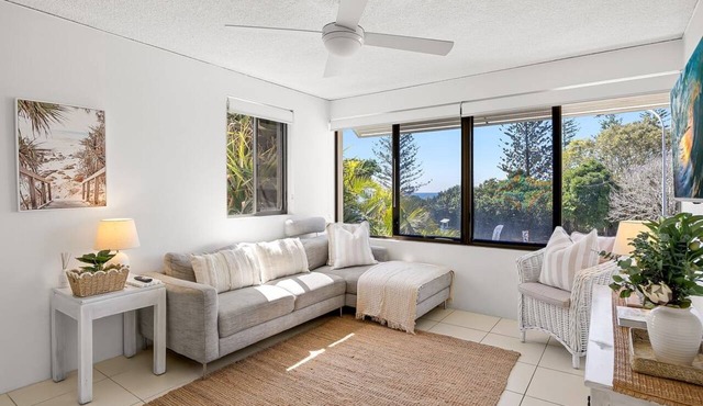 Beachside Views 2 Bedroom Poolside Apt Mooloolaba in Mooloolaba