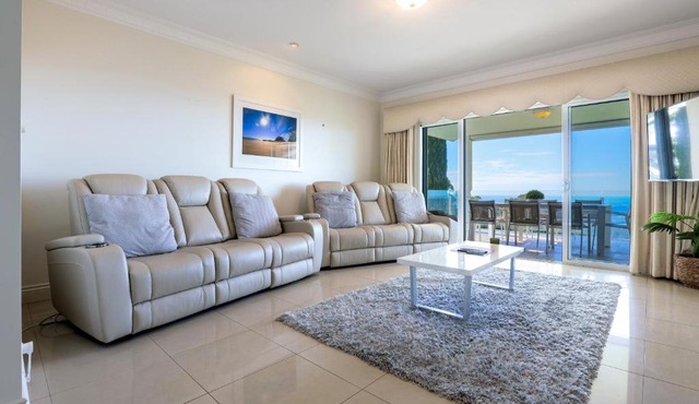 Beautiful Home with Breath-taking Views Mt Tamborine in Eagle Heights