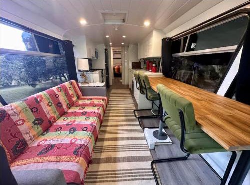 Bello BigRig Luxury Riverfront Escape Close to Town