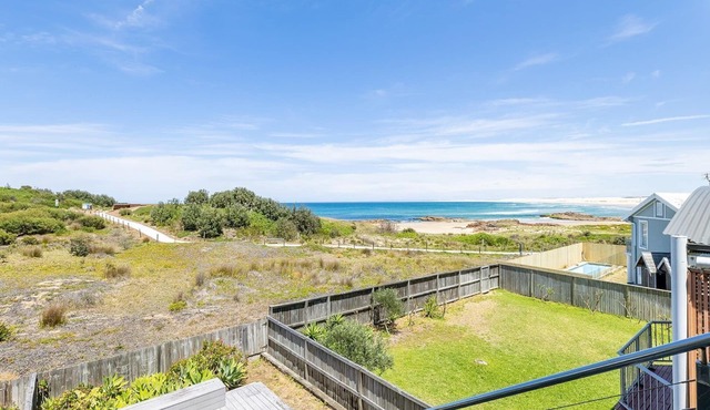 Birubi First Wave, 45a Ocean Ave - pet friendly, waterfront, waterviews, air con, Wi-Fi