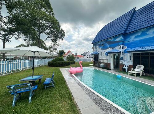 Blue cottage A'Famosa resort villa with pool ktv