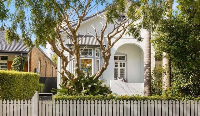 BOND7 – Mosman Magic | Pet-Friendly Home Near Balmoral Beach