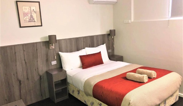 Bradman Motor Inn