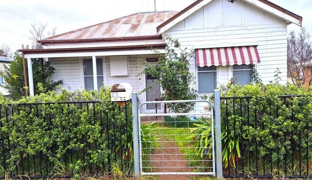 Breakfast at Stephanie`s A Vintage Cottage in Yass