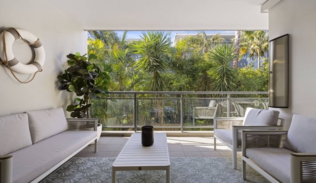 Bright 2-Bed Apartment Near Narrabeen Beach